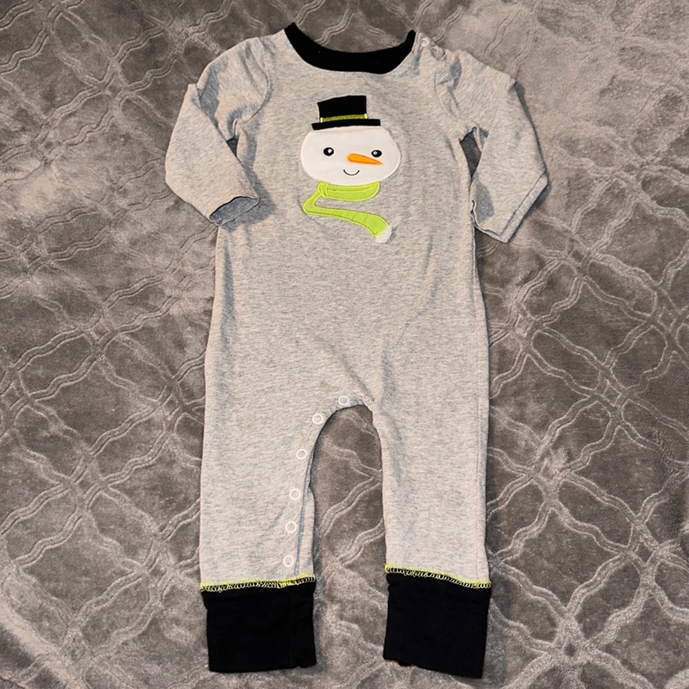 Ricrac & Ruffles snowman romper size 18m